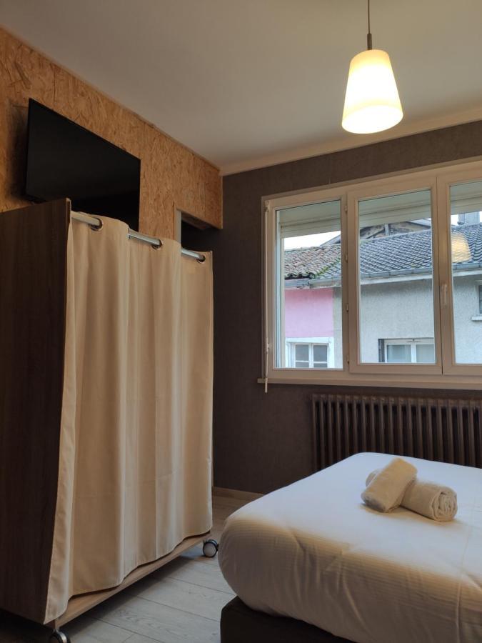 Bar Hotel Du Centre  Montrevel-en-Bresse Buitenkant foto